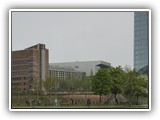 im Hintergrund die alte Großmarkthalle, nun Teil des EZB Gebäudes