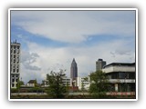 Blick zum Messeturm (in Frankfurt Bleistift genannt)